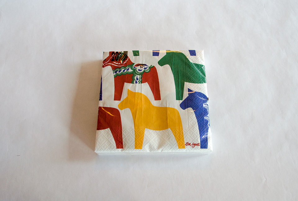 White dala horse napkins