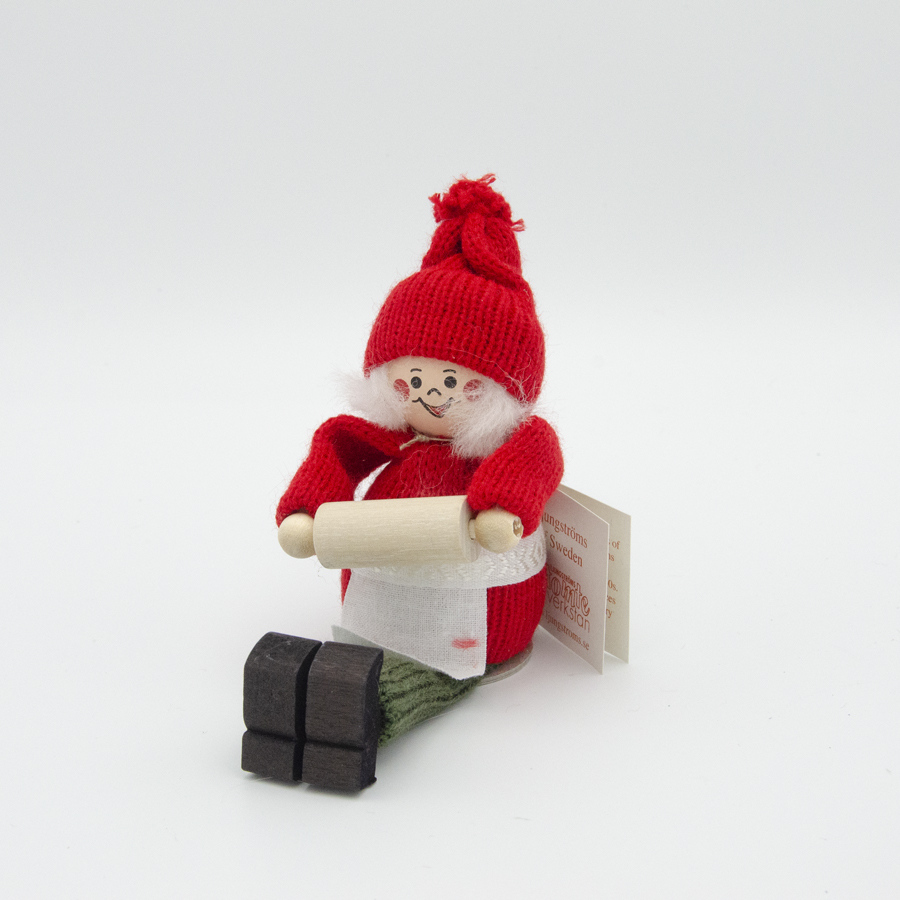 Sitting Tomte with rolling pin